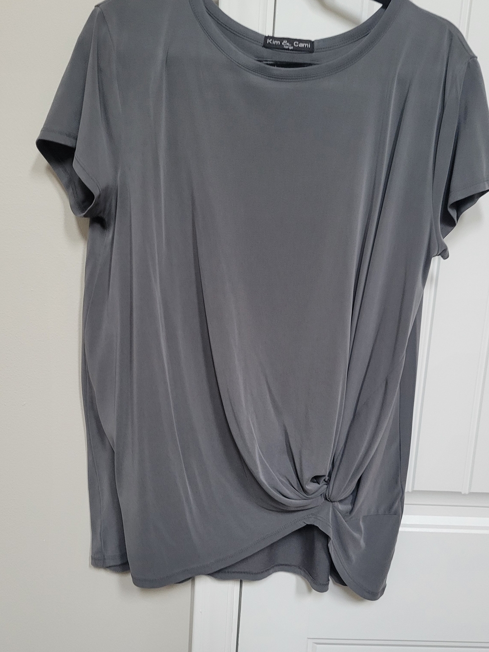 Kim & Cami Slate Gray Twist-Knot Short Sleeve Tee